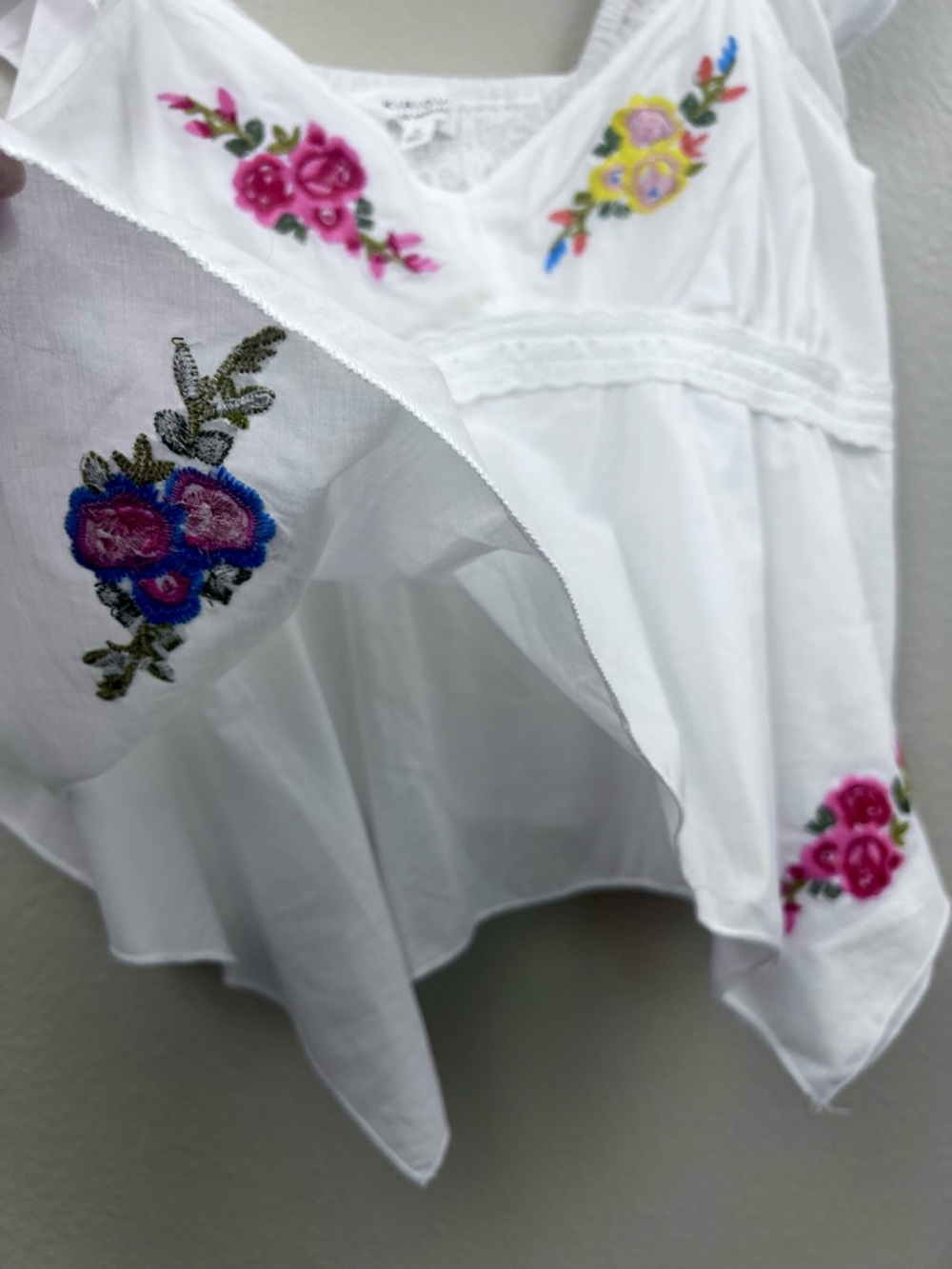 Kirious White Floral Flowy Crop Top S Cottagecore Romantic Coquette Embroidered - Picture 5 of 6